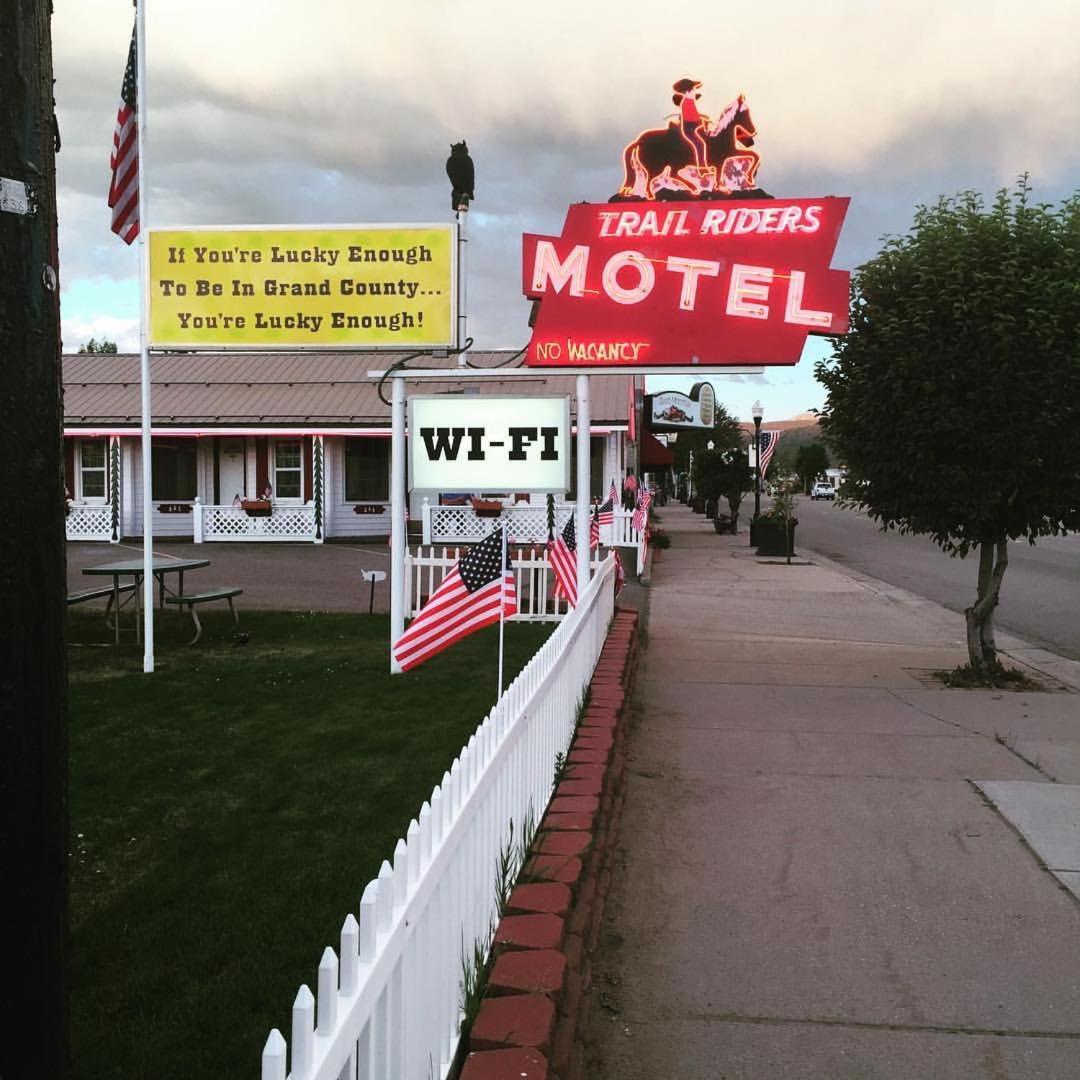 Trail Riders Motel Granby Exterior foto